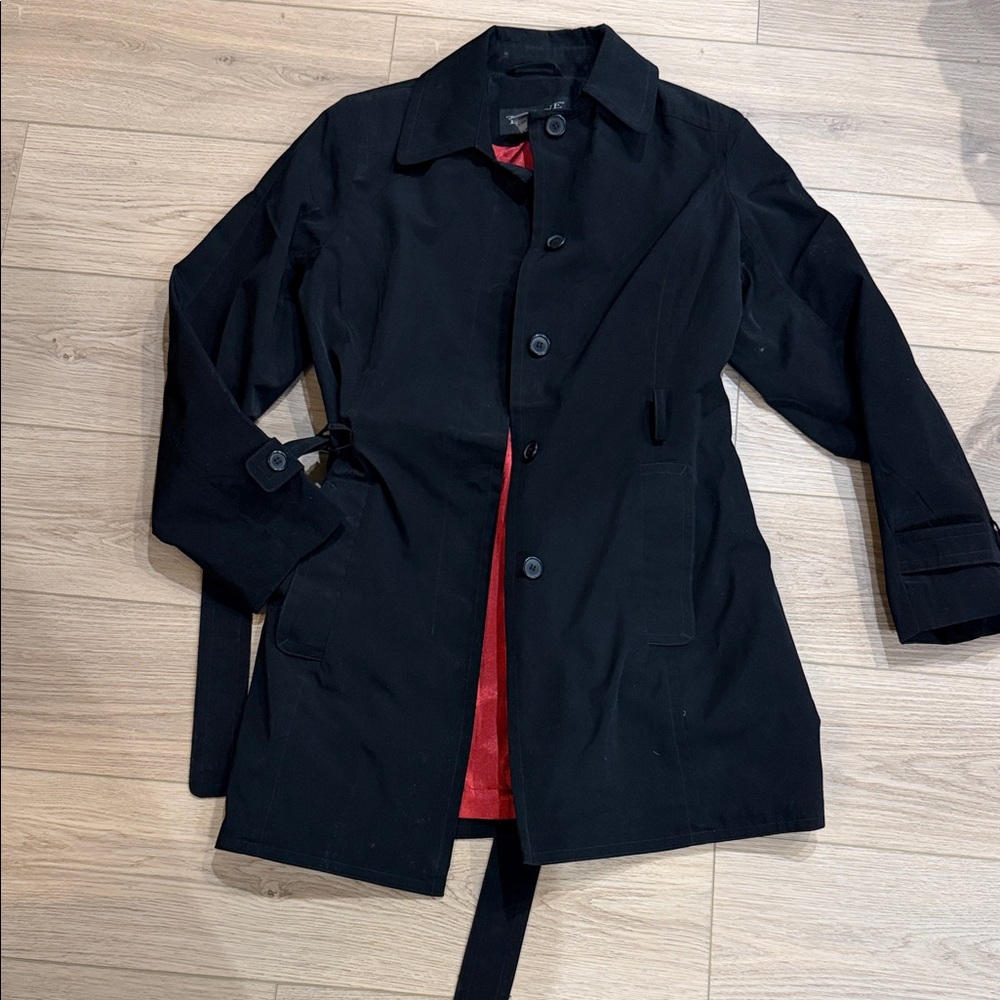 Elegant Black Trench Coat with Red Lining